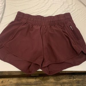 Lululemon Tracker 4” shorts